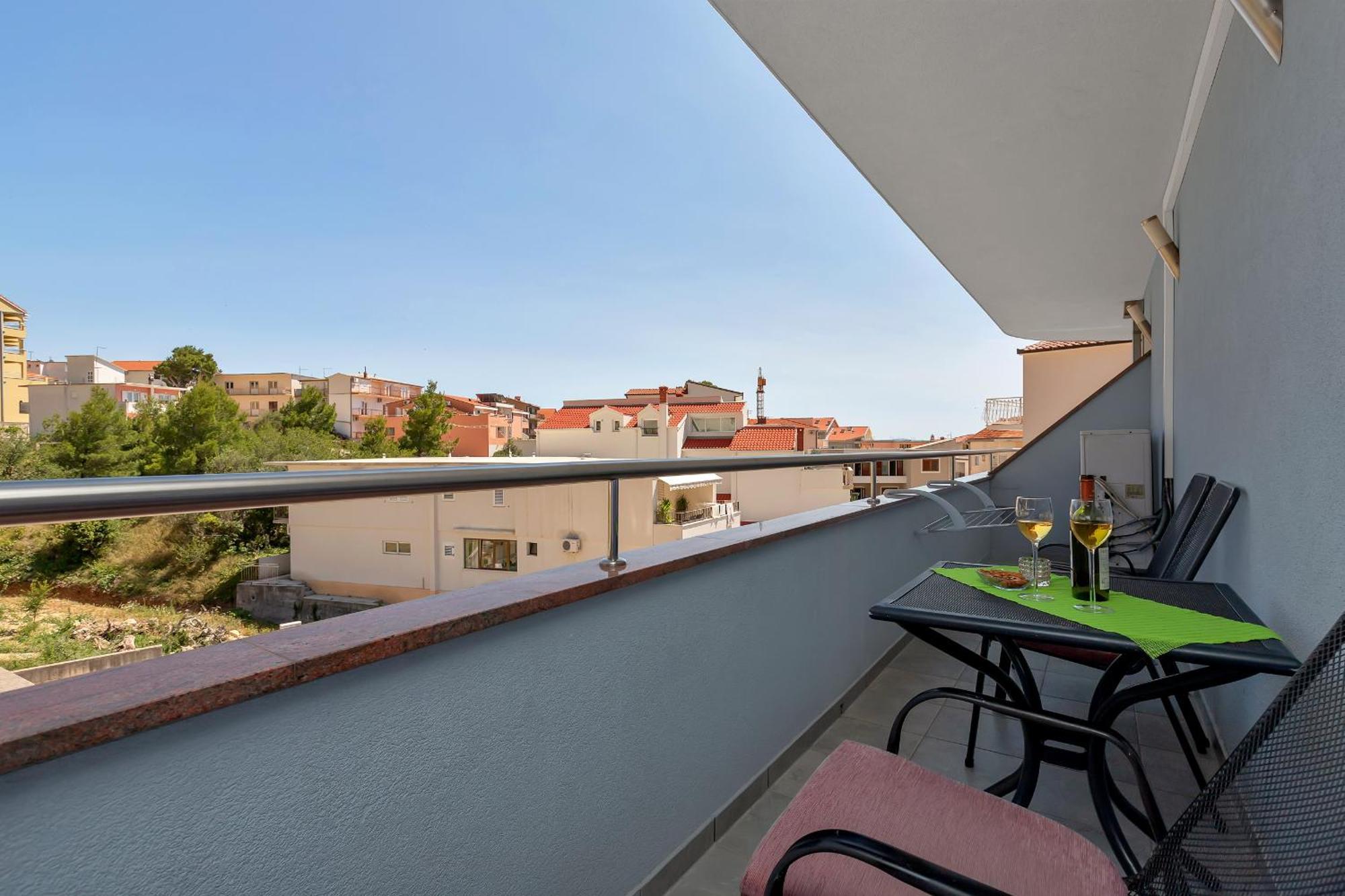 Villa Juric 2 Baška Voda Екстериор снимка